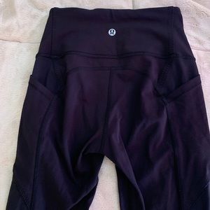 lululemon athletica Pants - Lululemon crop pant PERFECT CONDITION lululemon athletica Pants - Lululemon crop pant PERFECT CONDITION